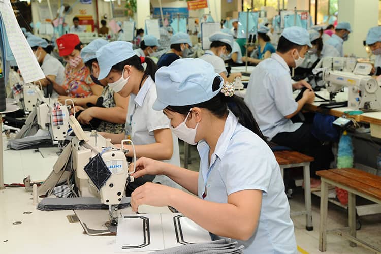 nganh-det-may-doi-mat-nhieu-thach-thuc