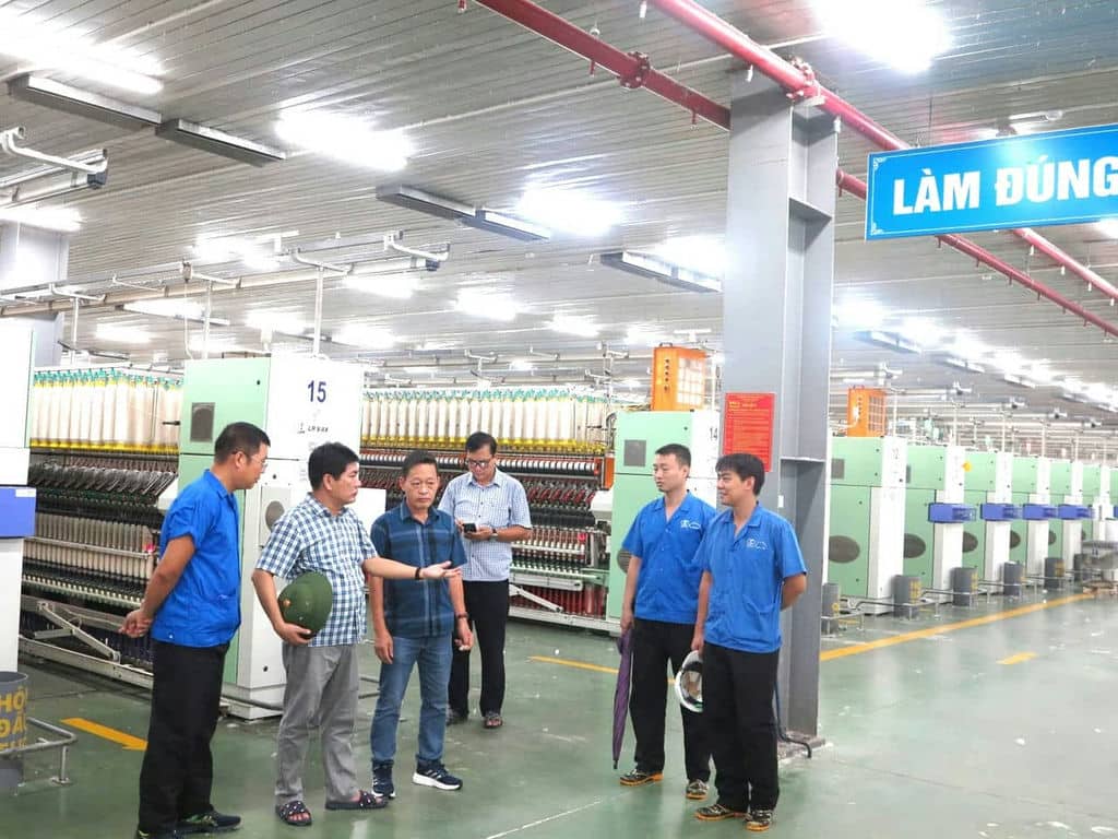 phat-trien-thi-truong-ngach-cho-nganh-det-may-cuoc-choi-cua-cac-ong-lon